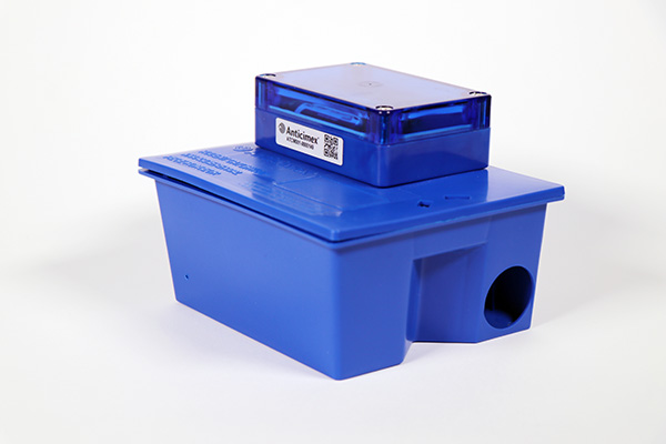 Anticimex, a leading specialist in pest control with 15 years of experience in 24/7 monitoring, was confronted with the fact that suddenly its existing solutions could no longer be delivered. A product upgrade was built but the adapted mousetrap did not function properly. Afterwards, Anticimex joined forced with Screvle, which realised the product upgrade and took the mousetraps in series production successfully.